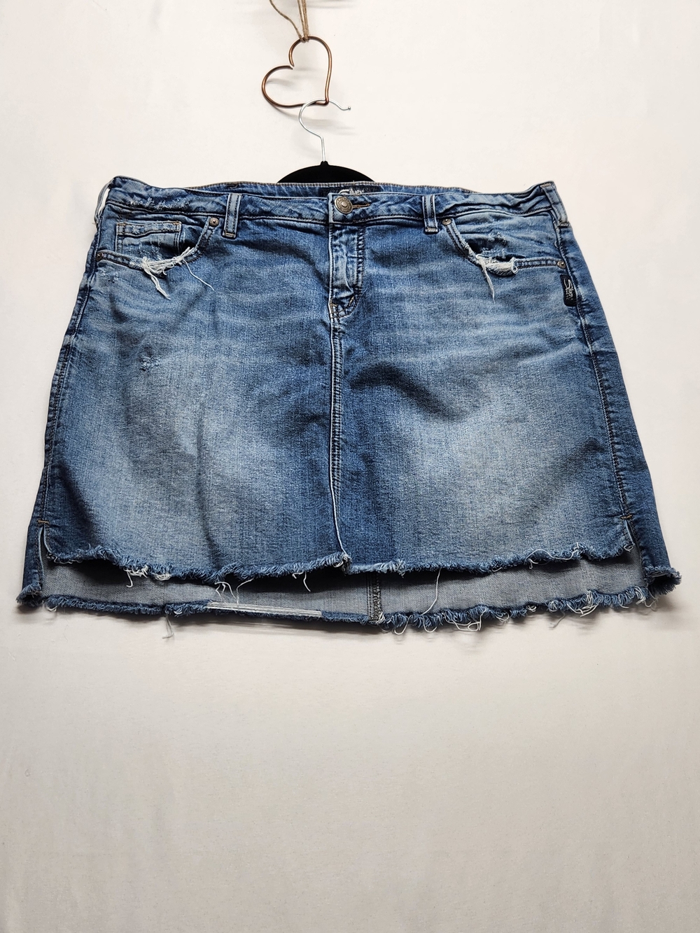 ⭐️Silver Jeans Co Francy Distressed Denim Mini Skirt Raw Hem Mid Rise Blue W12